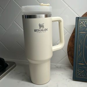 Stanley 40oz Original Cream Adventure Quencher